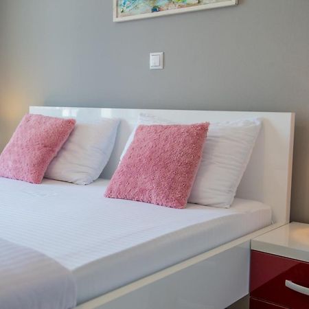 Apartment Light De Luxe - With Old Bridge View Mostar Esterno foto