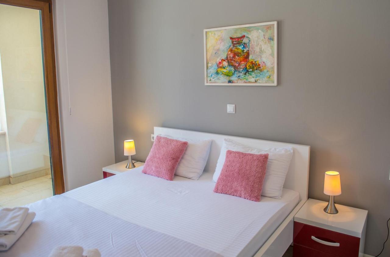 Apartment Light De Luxe - With Old Bridge View Mostar Esterno foto